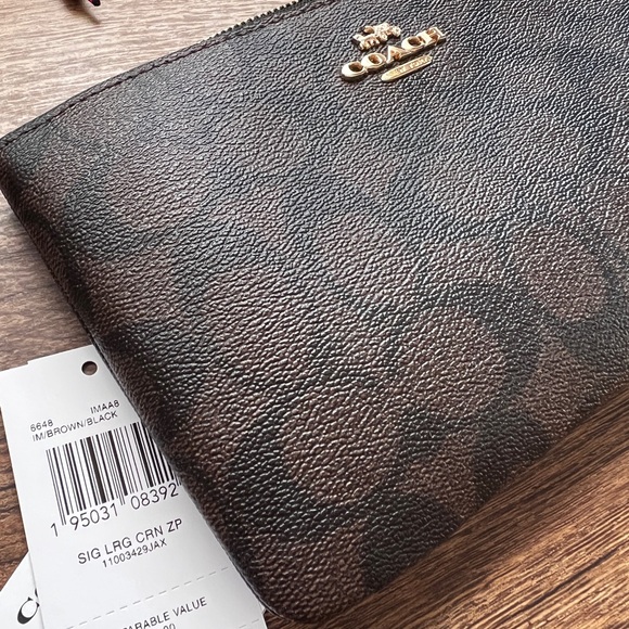 NEW‼️ COACH Large Corner Zip Wristlet In Signature Canvas NEW WITH TAGS - Picture 10 of 16